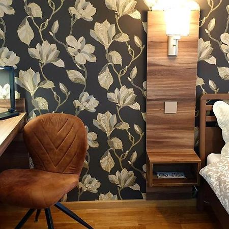 Uki-Modern Apartment With Parking Нови Сад Екстериор снимка